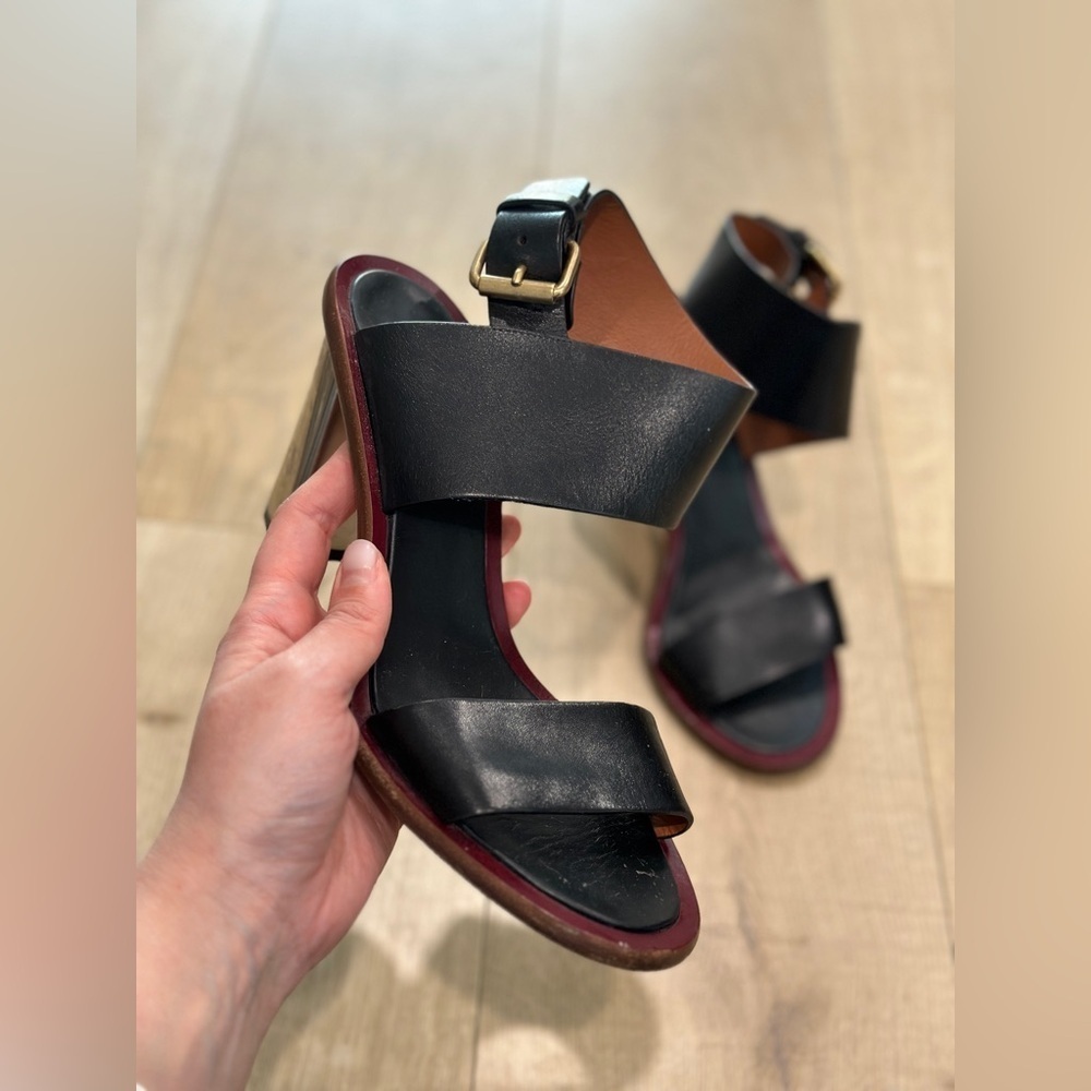 Celine leather slingback sandals in black. Size 39. Pre owned‎